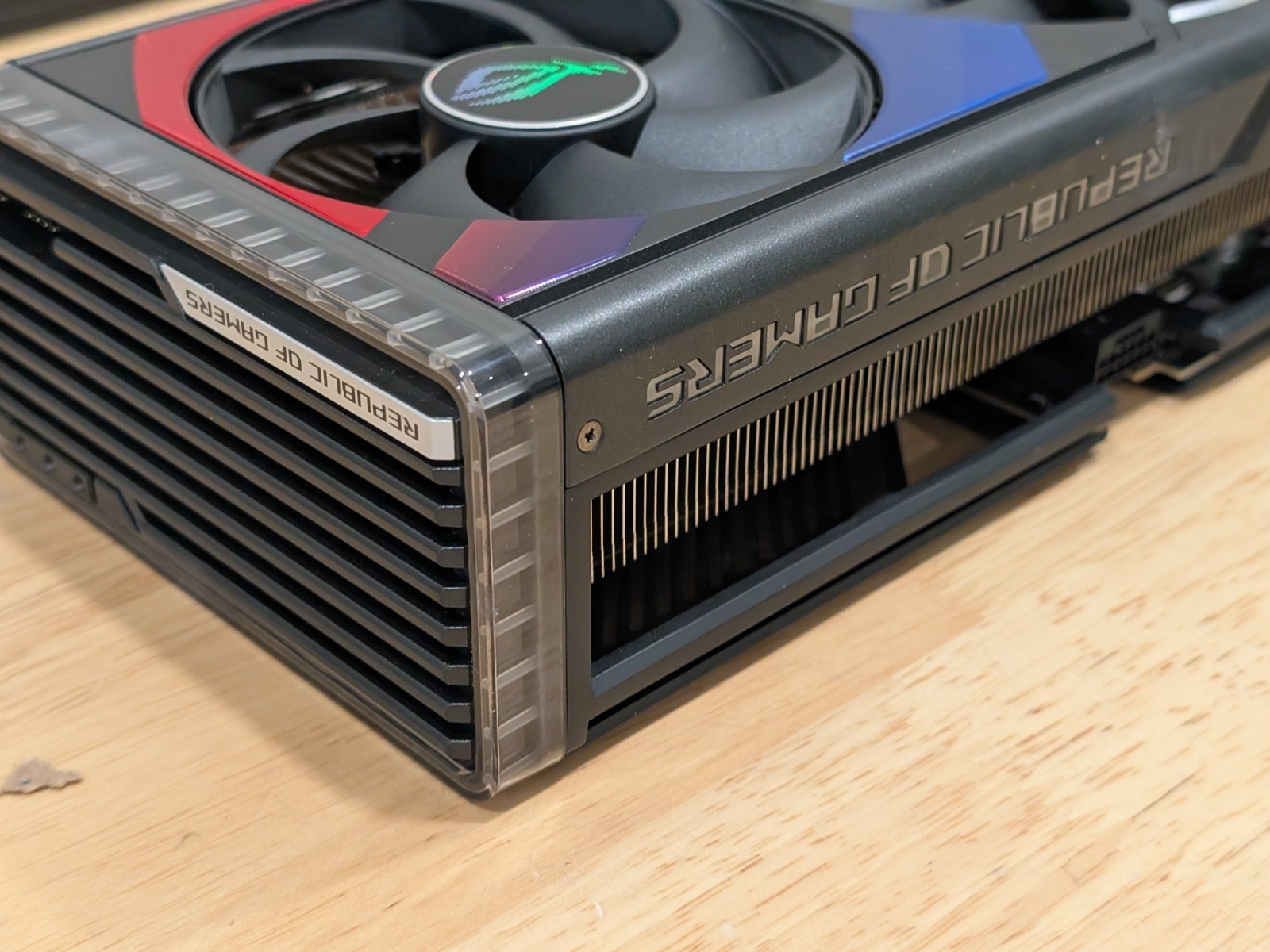 ข้อเสนอพิเศษ: การ์ดจอ ASUS ROG - Rtx 4090 24Gb Graphics Card บทวิจารณ์และราคา